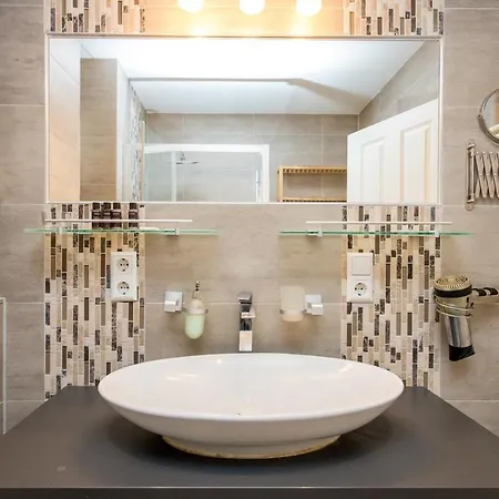 Apartment In Suedost Fuer 4 Personen We5 *